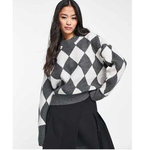 Abercrombie & Fitch Knitted Crew Neck Sweater in Gray & White